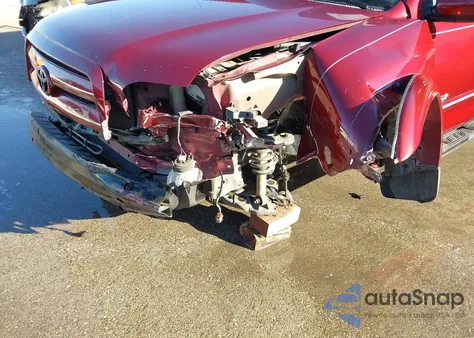 2004 Toyota Tundra Ltd V8 z USA, uszkodzony, nr VIN 5TBRT38134S443350